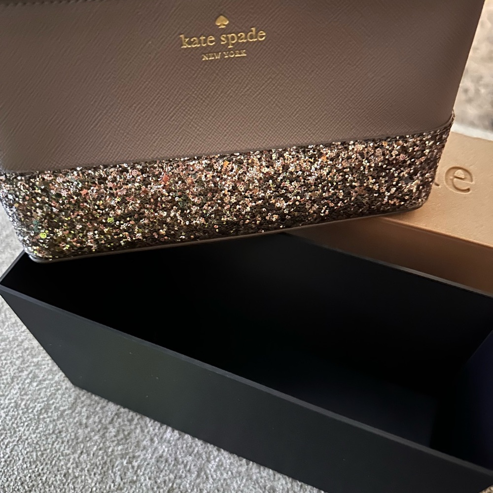 Kate Spade Little Shiloh Glitter Card Case – NWT – Includes Glitter Gift Box – S - Picture 6 of 13